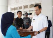 Wakil Wali Kota Gorontalo Menerima Duplikat Bendera Pusaka
