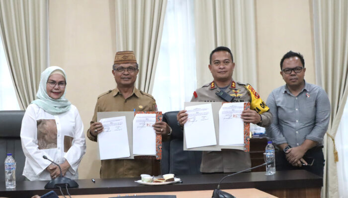 Bupati Serahkan Kendaraan Operasional Pinjam Pakai ke Polres Bone Bolango