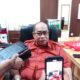 Anggota DPRD Provinsi Gorontalo Adhan Dambea saat diwawancarai di Ruang Komisi I, Senin (05/02/2024). (Foto:  Reza Saad/Hibata.id)