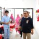 Wali Kota Gorontalo, Marten Taha saat melakukan ke kunjungan kerja ke unit transfusi darah (UTD) Kota Gorontalo (Foto: Humas Pemkot Gorontalo)