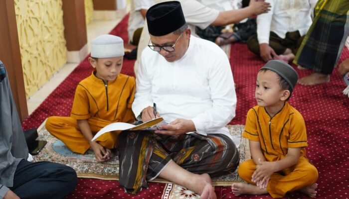 Marten Taha Teringat Masa Kecilnya saat Tarawih di Masjid Darul Arqam