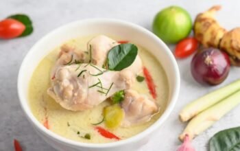 Opor Ayam Lebaran 2026, Ini Resep Gurih dan Tips Masak Anti Gagal