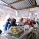Komisi IV DPRD Provinsi Gorontalo kembali melakukan kunjungan kerja terkait pengawasan makanan takjil buka puasa di Desa Tinelo, Kecamatan Telaga Jaya, Kabupaten Gorontalo, Sabtu (16/03/2024)/Hibata.id
