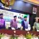 Wali Kota Gorontalo, Marten Taha saat menghadiri rapat paripurna dalam rangka HUT Kota Gorontalo ke-296 di DPRD Kota Gorontalo pada 19 Maret 2023. (Foto: Humas Pemkot Gorontalo)