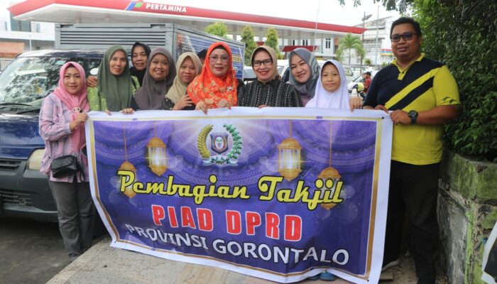 Momentum Ramadhan, PIAD Provinsi Gorontalo Bagikan 550 Paket Takjil