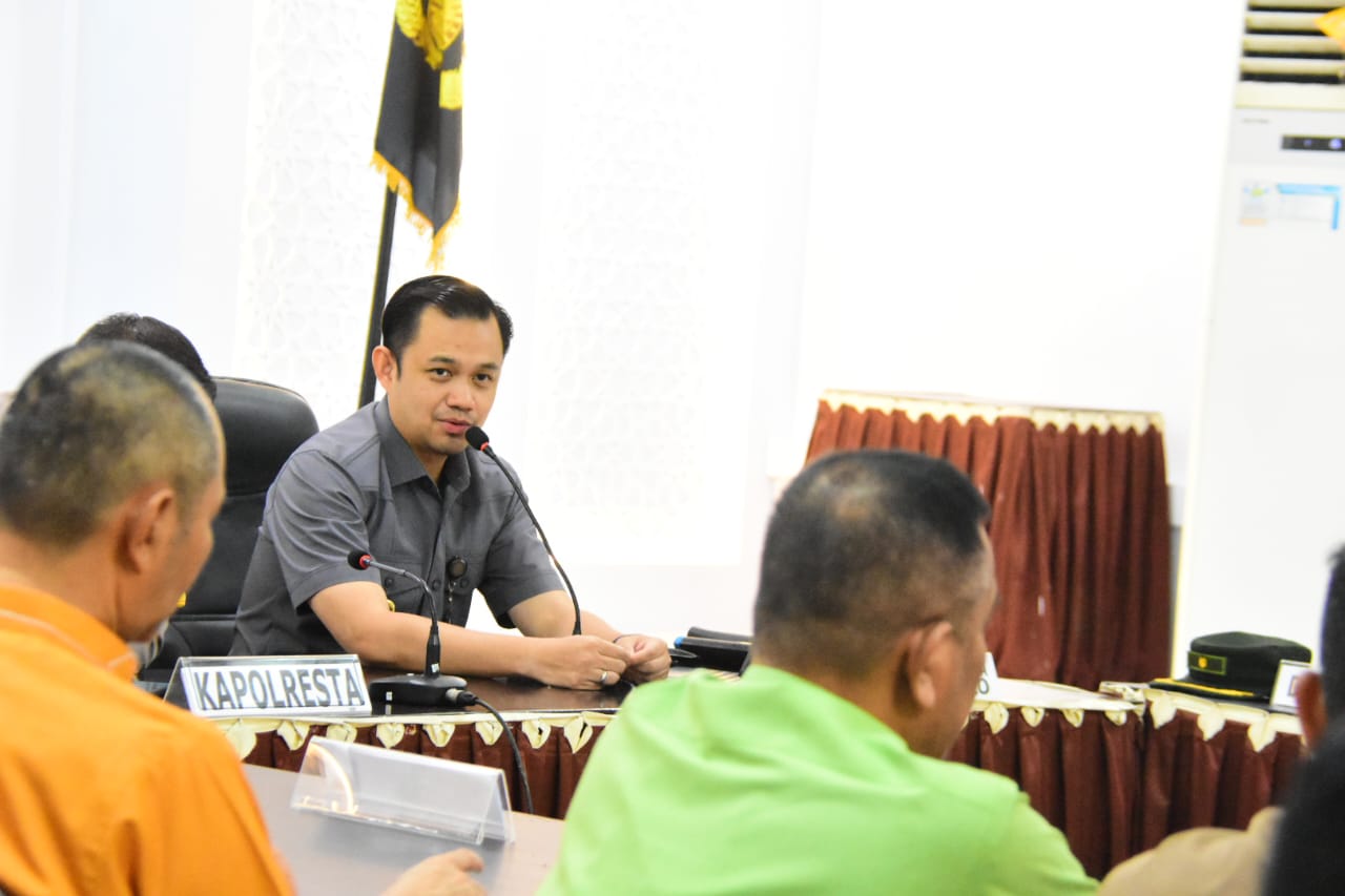 Wakil Wali Kota Gorontalo, Ryan F. Kono saat mengikuti rapat koordinasi (Rakor) lintas sektor pada Kamis (28/3/2024). (Foto: Humas Pemkot Gorontalo)