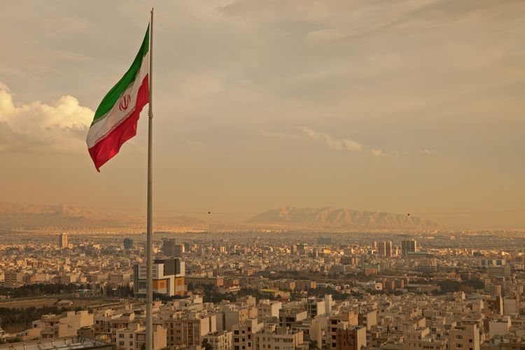 lustrasi Iran, bendera Iran(Shutterstock)/Hibata.id