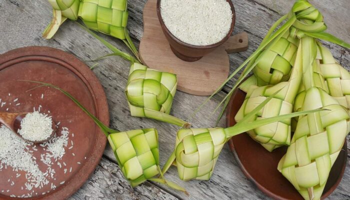 Mengenal Tradisi Lebaran Ketupat Warga Jaton di Gorontalo