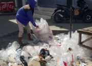 Pasukan Kuning DLG Bersihkan Sampah di Lokasi Pasar Senggol Kota Gorontalo