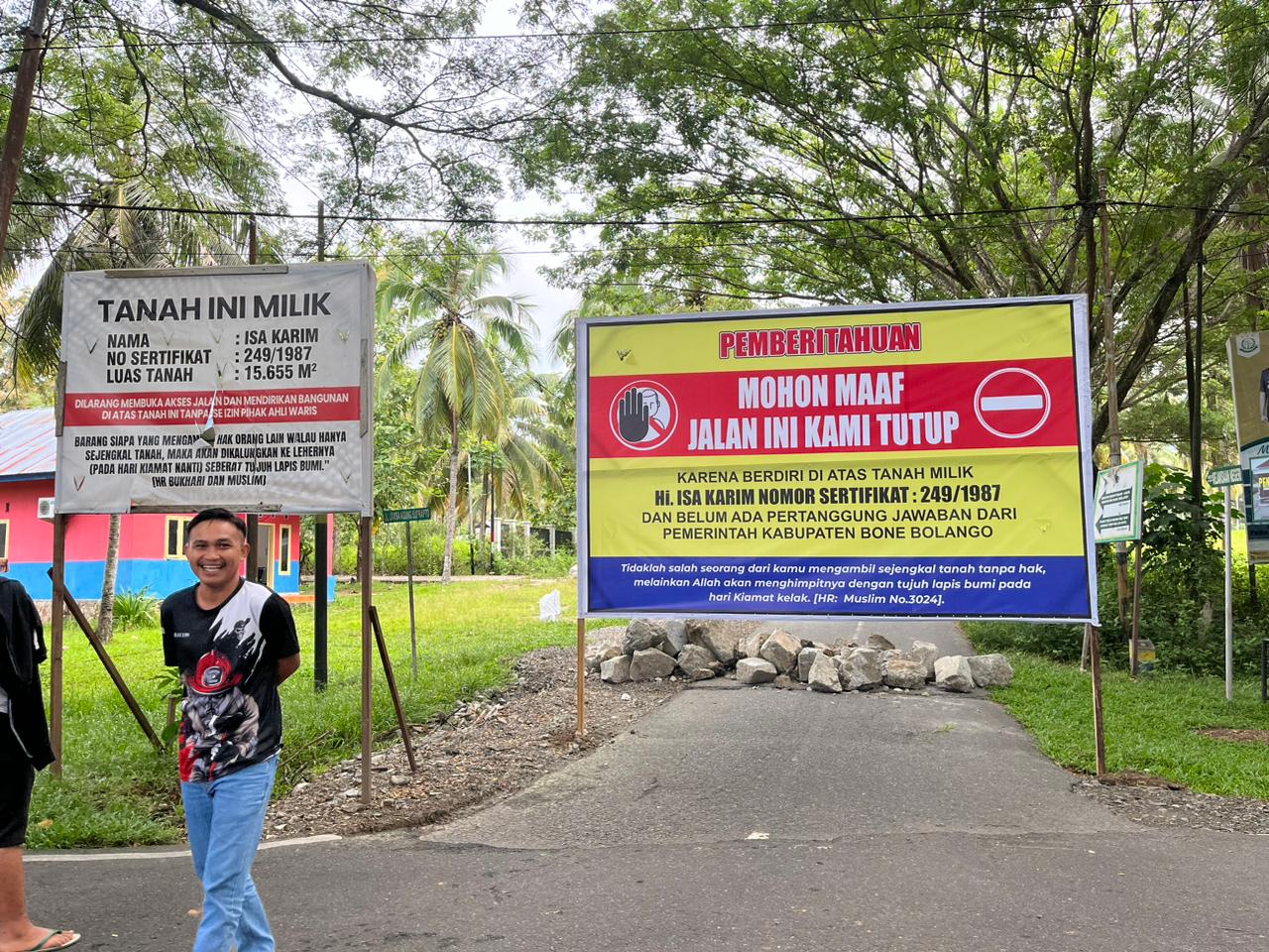 Kondisi Akses Jalan Menuju Perkantoran di Bone Bolango setelah Diblokade pemiliknya/Foto: istimewa/Hibata.id