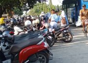 Tempat Parkir di Depan Taman Patih Sampun Dikeluhkan Warga
