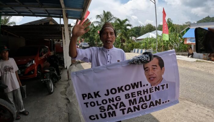 Cara Unik Warga Bonebol Agar Bisa Bertemu Presiden Jokowi