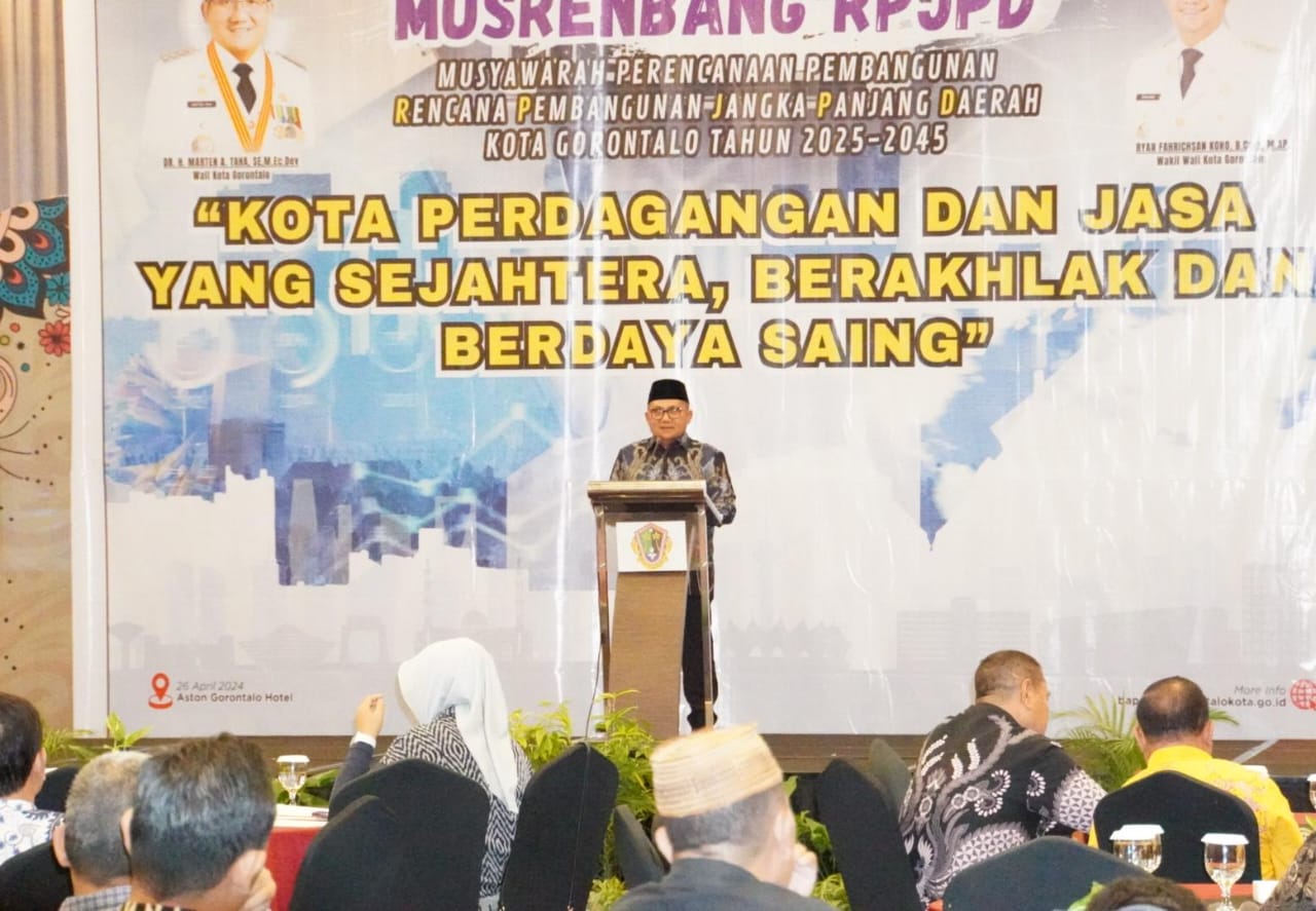 Wali Kota Gorontalo, Marten Taha ketika memberikan arahan pada pelaksanaan Musrenbang RPJPD tahun 2025-2045. (Foto: Humas Pemkot Gorontalo)