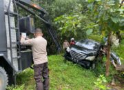 Mobil Terperosok Berhasil Dievakuasi Samapta Polda Gorontalo