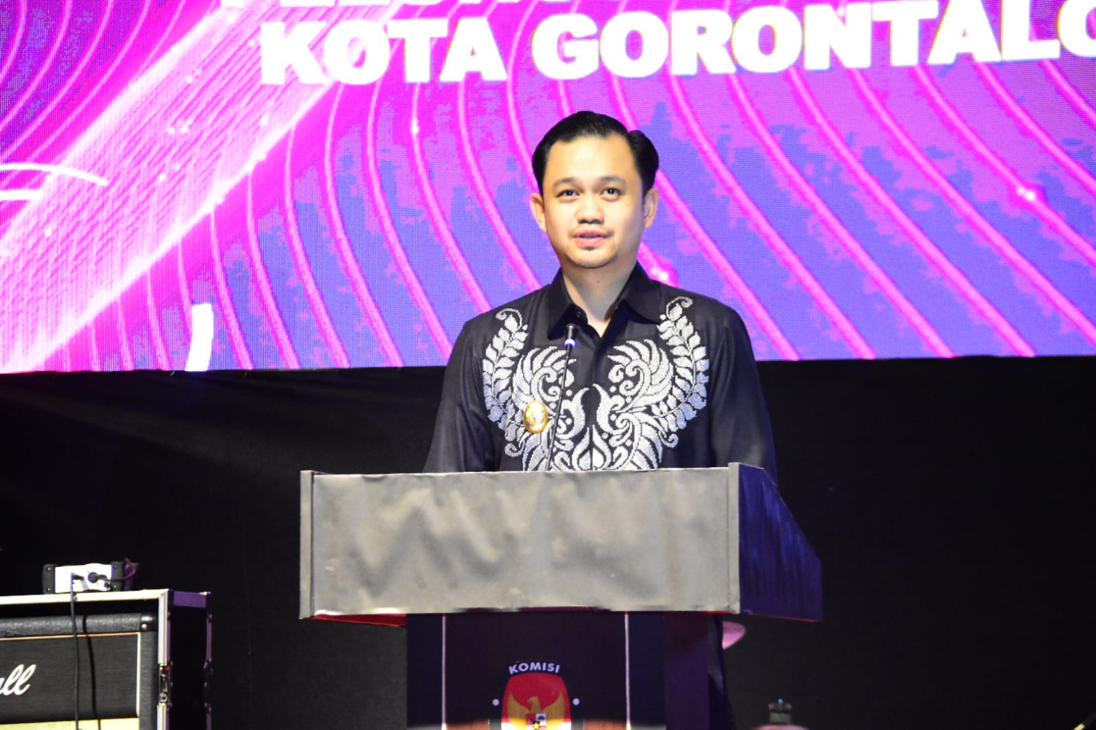 Wakil Wali Kota Gorontalo, Ryan F. Kono saat memberikan sambutan di kegiatan Launching Pilkada 2024 yang diselenggarakan KPU Kota Gorontalo. (Foto: Humas Pemkot Gorontalo)