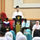 Wakil Wali Kota Gorontalo, Ryan Kono saat memberikan sambutan di kegiatan pelepasan JCH yang dilaksanakan Pemerintah Kota Gorontalo. (Foto: Humas Pemkot Gorontalo)