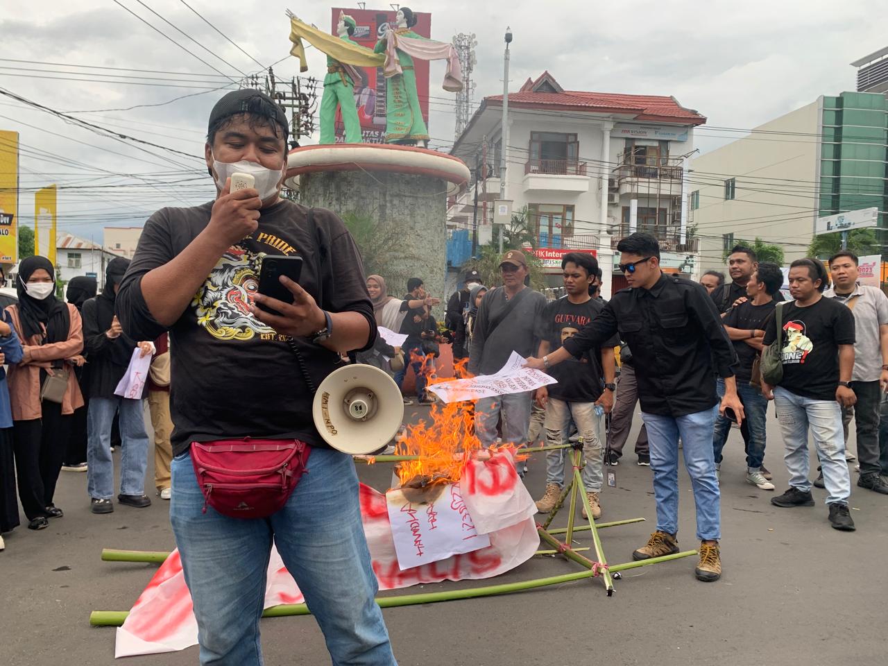 Pembacaan surat terbuka Koalisi Jurnalis di Gorontalo yang menolak RUU Peyiaran/Hibata.id