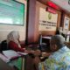 Ketua LP3G Abdullah Deno Djarai saat mendaftarkan Pra Peradilan di Pengadilan Negeri Gorontalo/Hibata.id