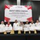 Kepala Dinas Pengendalian Penduduk, Keluarga Berencana, Pemberdayaan Perempuan dan Perlindungan Anak (DPPKBP3A) Kota Gorontalo Eladona saat menerima penghargaan dari BKKBN Provinsi Gorontalo. (Foto: Humas Pemkot Gorontalo)