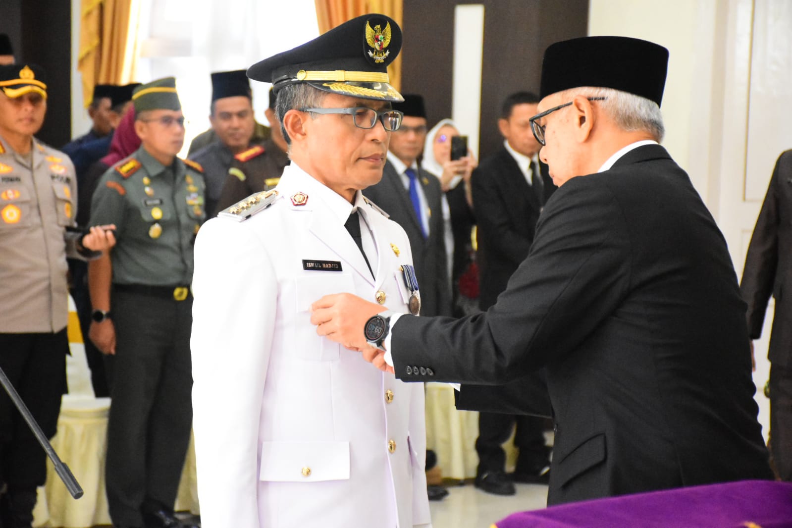 Ismail Madjid saat dilantik menjadi penjabat (Pj) Wali Kota Gorontalo. (Foto: Humas Pemkot Gorontalo)