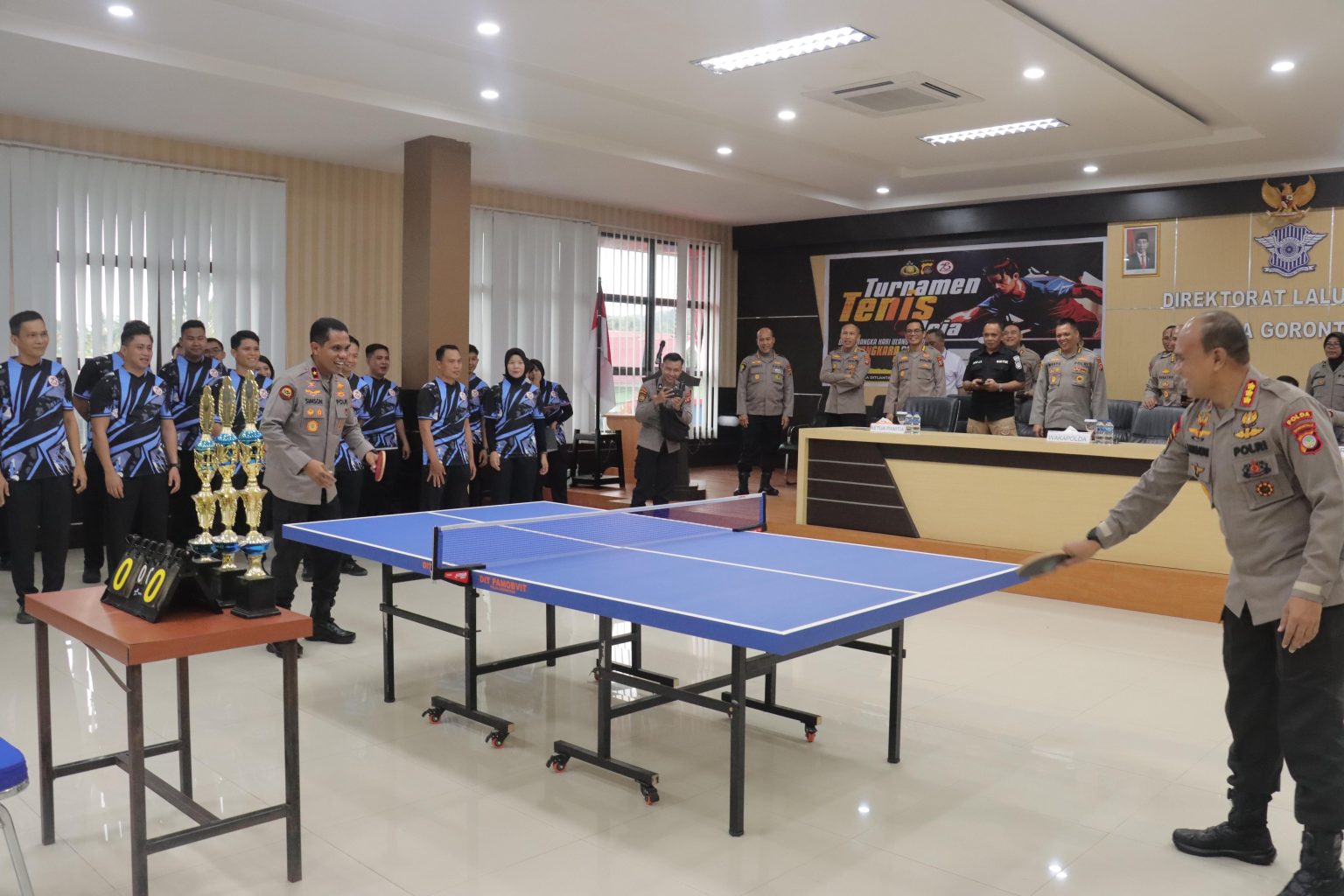Wakapolda Gorontalo Brigjen Pol. Simson Zet Ringu membuka secara resmi turnamen tenis meja tingkat Polda Gorontalo dalam rangka memperingati Hari Ulang Tahun Bhayangkara ke-78 Polri/Hibata.id