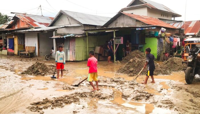 Pasca Banjir Melanda, Warga Kota Gorontalo Berjuang Pulihkan Kehidupan