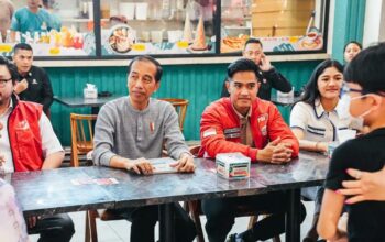 Presiden Joko Widodo kembali bertemu dengan Ketua Umum Partai Solidaritas Indonesia (PSI) Kaesang Pangarep dan kadernya di Deli Serdang, Sumatera Utara. (Ist)/Hibata.id