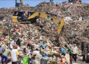 Sampah di Indonesia Jika Ditumpuk Bisa Sampai ke Bulan
