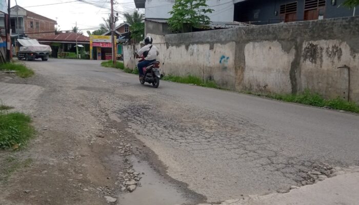 Jalan Wongkaditi Rawan Kecelakaan, Truk Pengangkut Semen Jadi Penyebab
