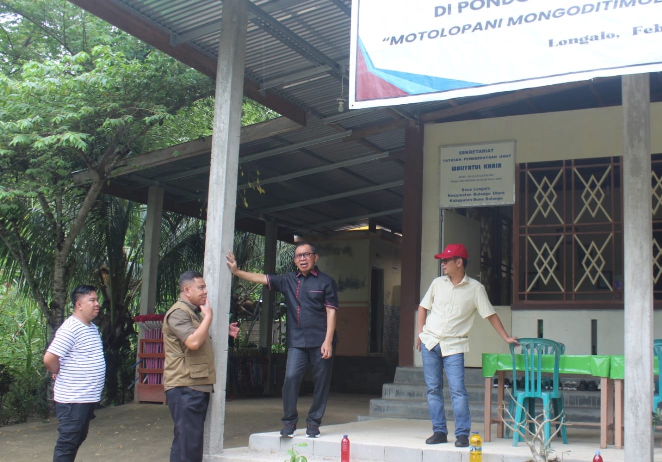 Komisi III DPRD Provinsi Gorontalo melakukan monitoring pembangunan infrakstruktur MCK di PP Khairul Hikmah Longalo Kabupaten Gorontalo/Hibata.id