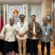 Amran dengan ketua Ketua DPD Partai Gerindra Provinsi Gorontalo Elnino Mohi di salah satu ruangan/Hibata.id