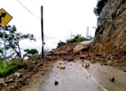 Jalan Trans Sulawesi Bone Bolango Kembali Longsor