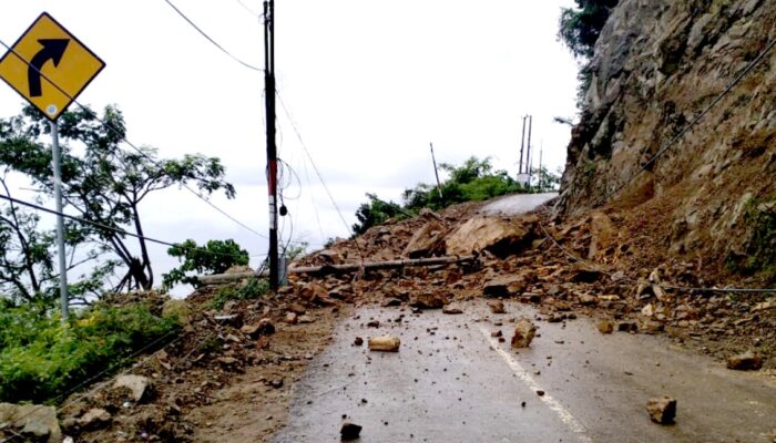 Jalan Trans Sulawesi Bone Bolango Kembali Longsor