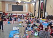 Pengungsi Banjir Kota Gorontalo, Tak Ada Sarapan hingga Kena Asam Lambung