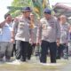 Kepala Kepolisian Daerah Gorontalo Irjen Pol Pudji Prasetijanto Hadi melakukan peninjauan lokasi banjir yang melanda sejumlah Desa di Kabupaten Gorontalo/Hibata.id