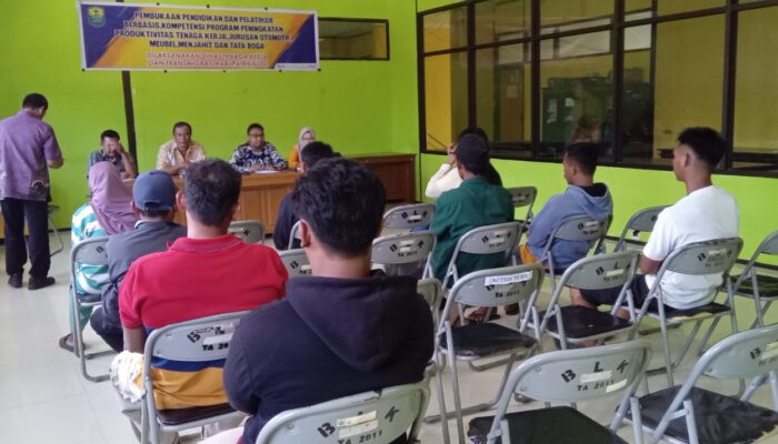 Sejumlah Buruh HIP Datangi Dinas Nakertrans Buol, Ada Apa?