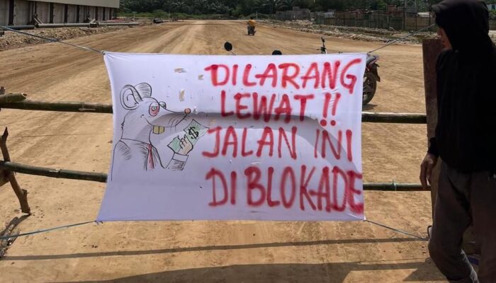 Warga Ambunu Morowali kembali Blokade jalan Houling PT IHIP