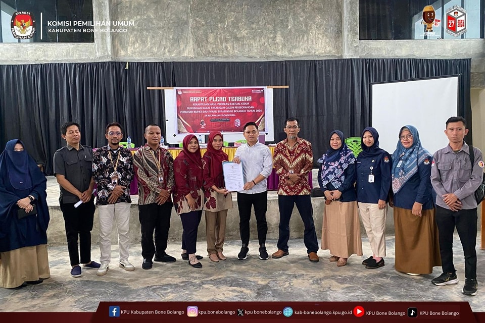 Ketua dan Anggota Komisi Pemilihan Umum (KPU) Kabupaten Bone Bolango, didampingi oleh Sekretariat KPU Kabupaten, melakukan monitoring Rapat Pleno Terbuka Rekapitulasi Verifikasi Faktual Kedua./Hibata.id