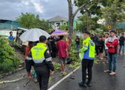 Mobil pickup yang mengalami kecelakaan tunggal saat dievakuasi oleh Basarnas Gorontalo. (Foto: Humas Polesta Gorontalo Kota)/Hibata.id