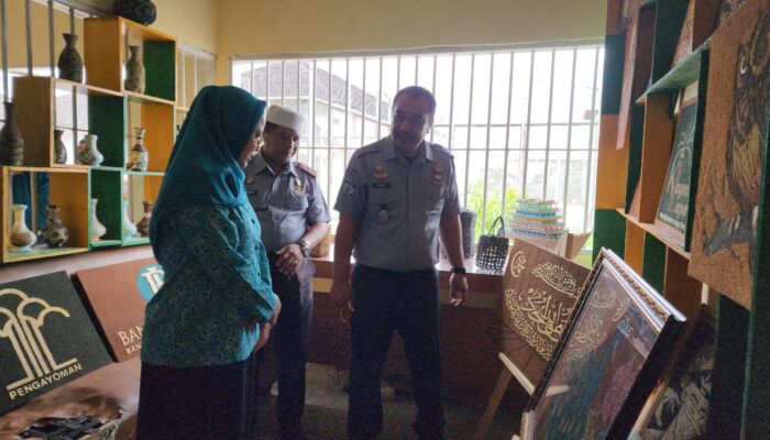 Lukisan Warga Binaan Lapas Pohuwato Diapresiasi Dekranasda