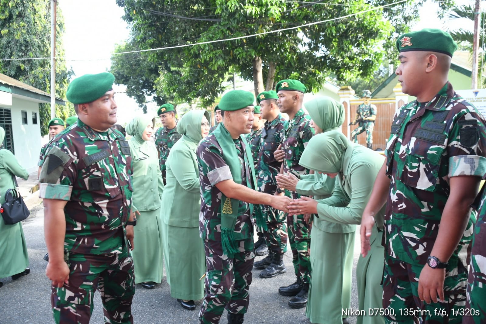 Komandan Korem (Danrem) 133/Nani Wartabone, Brigjen TNI Hari Pahlawantoro, S.Sos., melakukan kunjungan kerja ke Markas Yonif 713/Satya Tama/Hibata.id