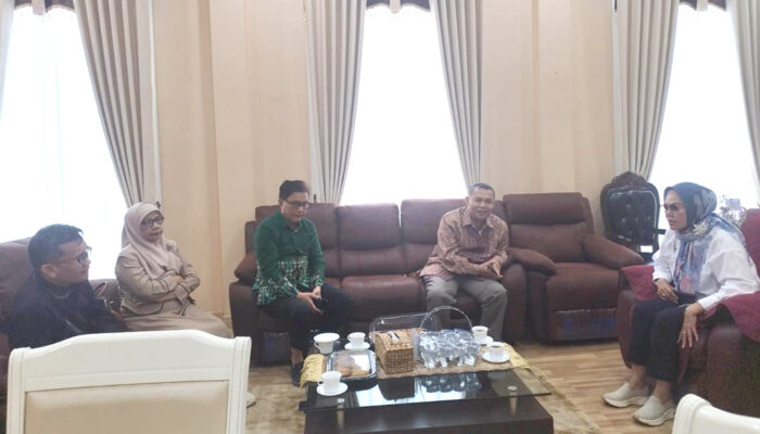Bupati Bone Bolango Anggarkan Beasiswa Kedokteran di UMGO