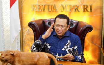 Ketua MPR RI ke-16, Bambang Soesatyo, menekankan pentingnya membangun jiwa kepemimpinan pada mahasiswa baru Universitas Trilogi/Hibata.id