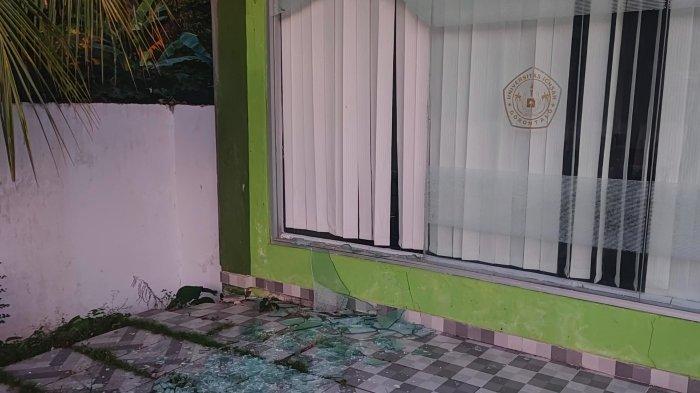 Kampus Universitas Ichsan Gorontalo (Unisan) mengalami kerusakan pada kaca samping