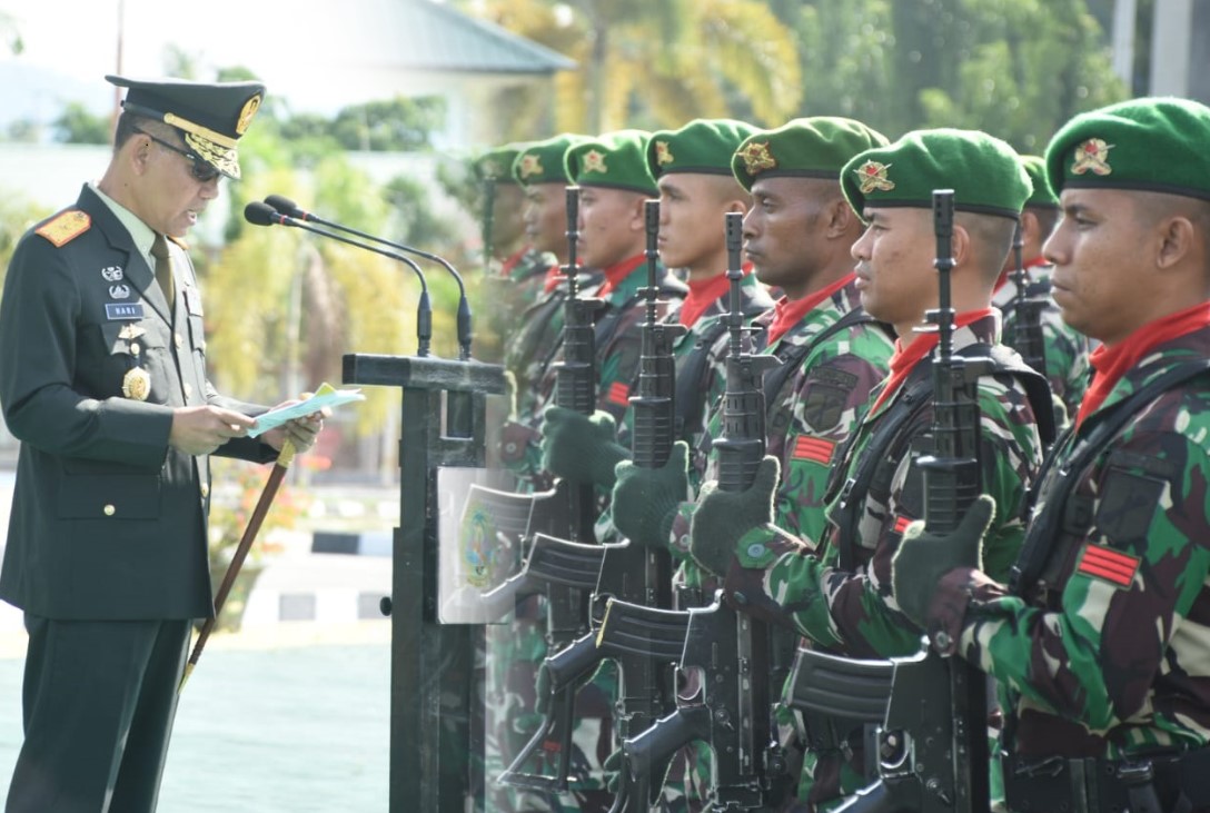 Brigjen TNI Hari Pahlawantoro, S.Sos., selaku Danrem 133/NW, bertindak sebagai Inspektur Upacara Hari Kesaktian Pancasila 2024/Hibata.id