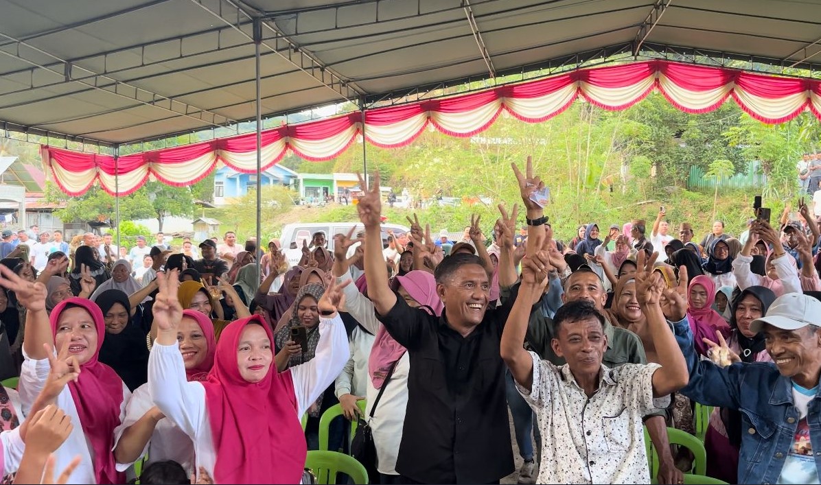 Kampanye pasangan Amran Mustapa dan Irwan Mamesa, atau yang akrab disebut Amin, di Desa boidu, Kecamatan Bulango, Kabupaten Bone Bolango/Hibata.id