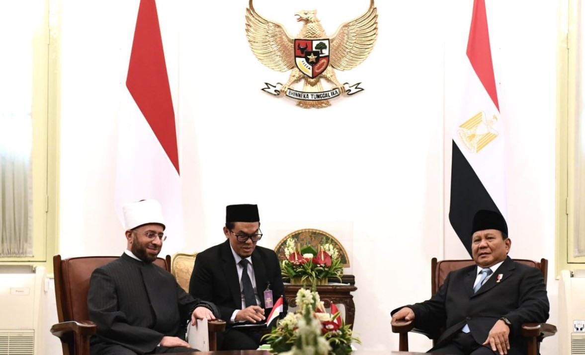 Presiden Republik Indonesia, Prabowo Subianto, menerima kunjungan dua utusan khusus dari negara sahabat, yaitu Mesir dan Persatuan Emirat Arab (PEA)/Hibata.id