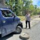 Mobil Dinas Inspektorat Banggai Terlibat Kecelakaan di Pagimana. Foto: Polisi/Hibata.id