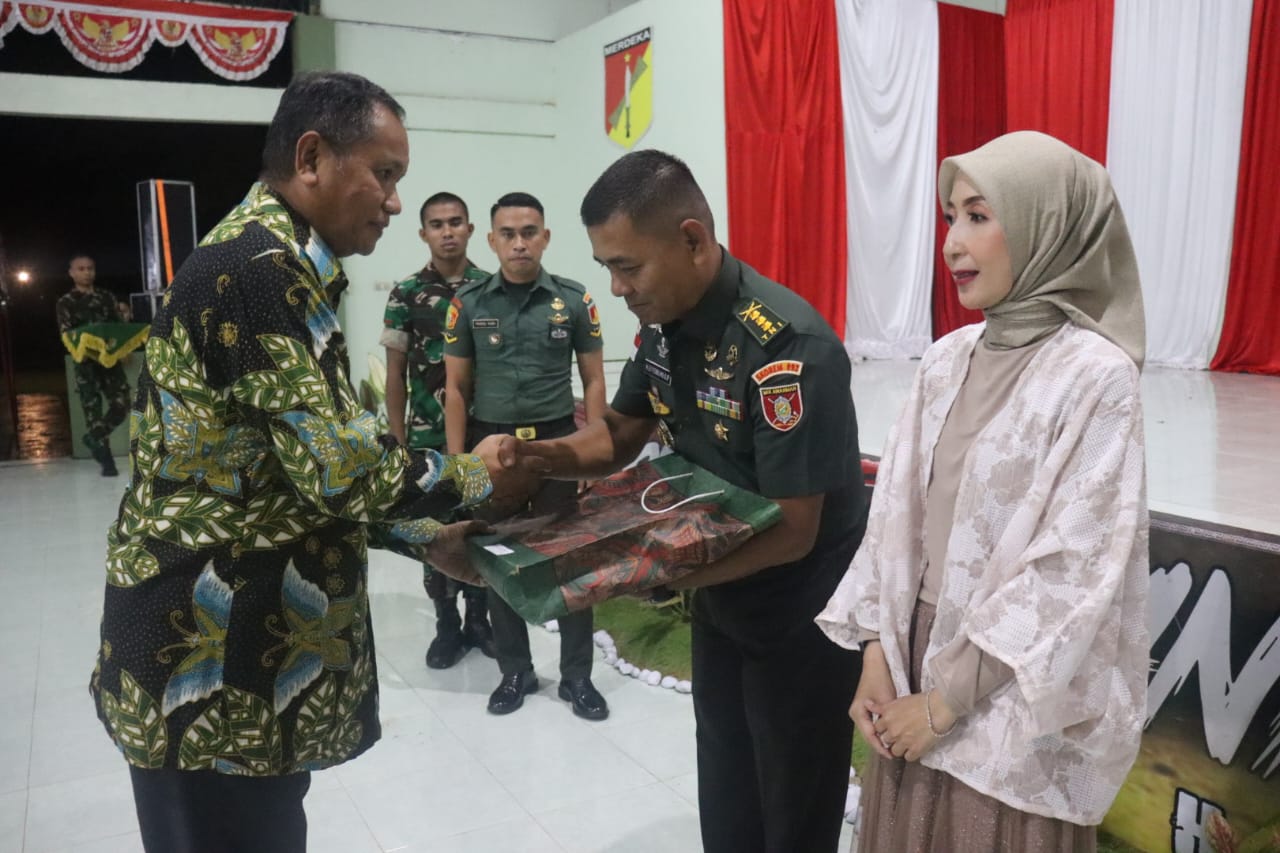 Pimpinan Sementara DPRD Provinsi Gorontalo, Ridwan Monoarfa, menghadiri acara Serah Terima Jabatan (Sertijab) Komandan Brigade Infanteri 22/Ota Manasa (OM)/Hibata.id