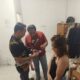 Polisi saat melakukan operasi penangkapan. (Foto: Humas Polresta Gorontalo Kota)